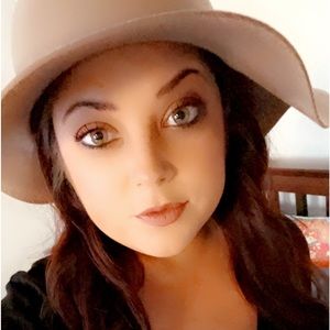 Meet your Posher, Tabitha